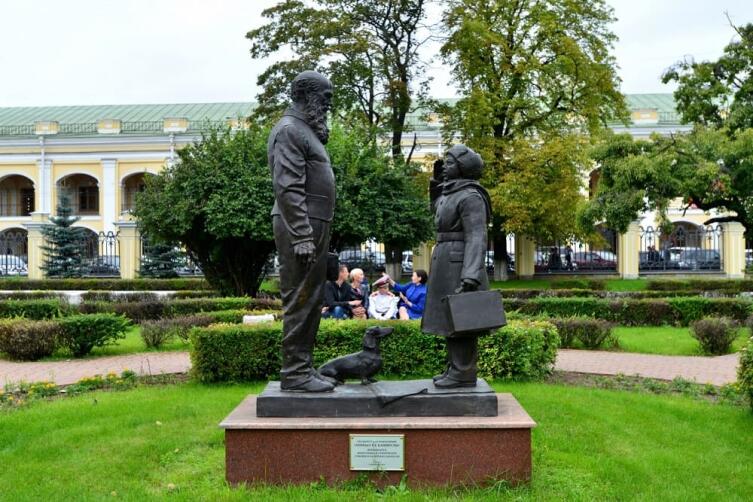 К. Саркисов, памятник, посвященный выпускникам Суворовских училищ, Сант-Петербург, 2013 г.