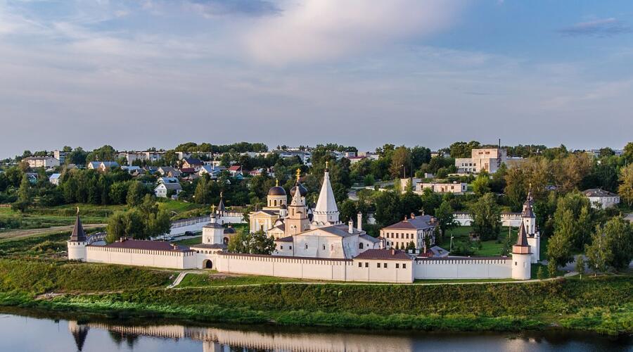 Свято-Успенский монастырь в Старице