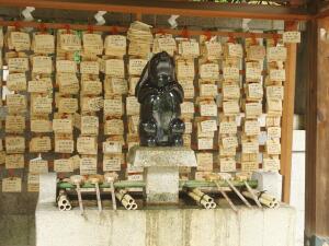 Деревянные дощечки желаний в храме Окадзаки