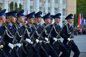 Что вы знаете о воинских званиях и знаках различия в России?